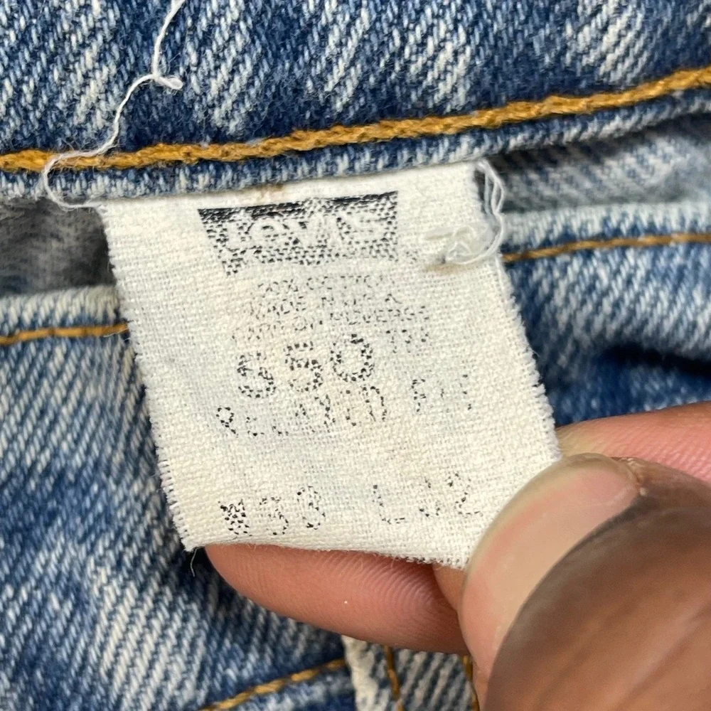 Vintage Levi's 550 Men's 35x32‎ Jeans USA Made Relaxed Fit Light Wash Denim 90s
